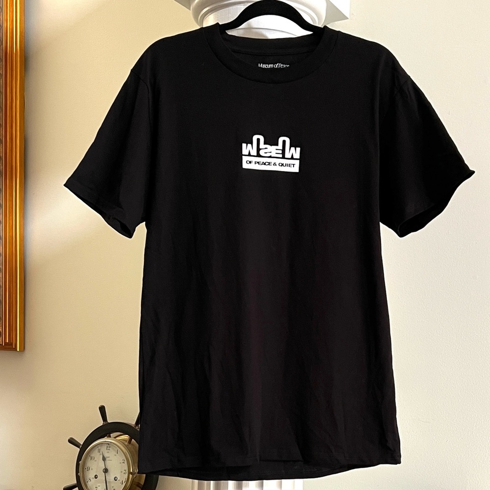 Museum of Peace and Quiet Black Graphic T-Shirt Size Medium in Excellent Cond
